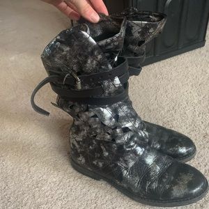 AS98 Metallic silver weathered black geometric